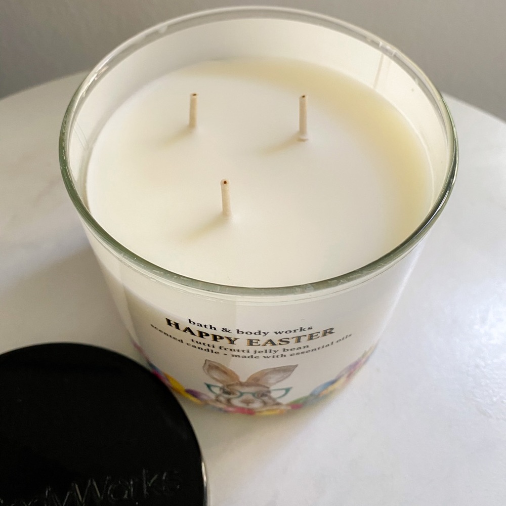 BBW Happy Easter Tutti frutti jelly bean candle - Picture 2 of 3
